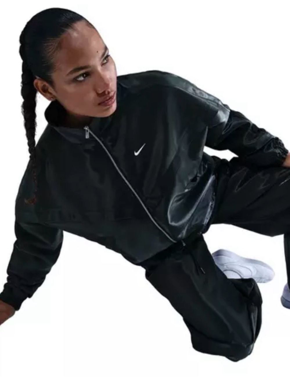 Nike Sportswear Windrunner Women's Shine Jacket in a shimmering Green Size XL
